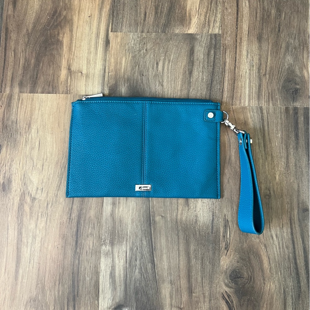 NEW with out tag. Jewell Thirty One wristlet